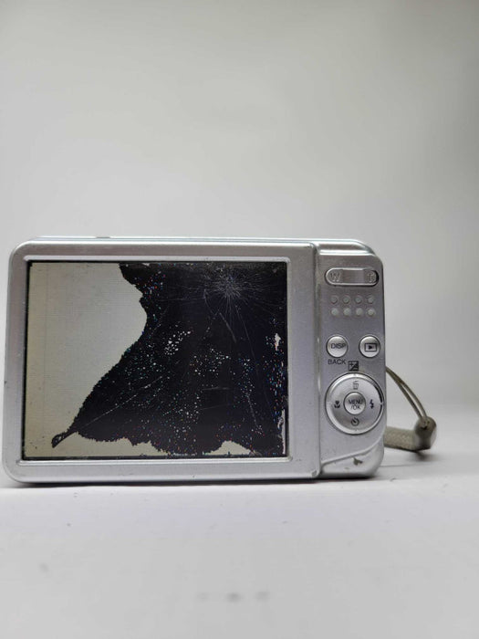Fujifilm Finepix AV230 14MP digital Camera (AS-IS)