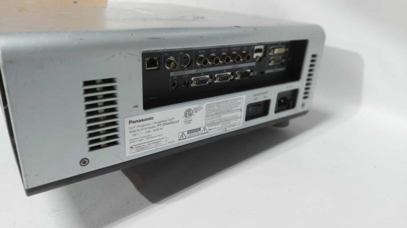 Panasonic DLP Projector PT-DW640ULS - READ BELOW #
