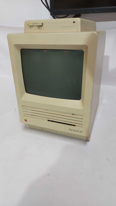 Vintage Apple Macintosh SE M5011 1MB Ram / READ #
