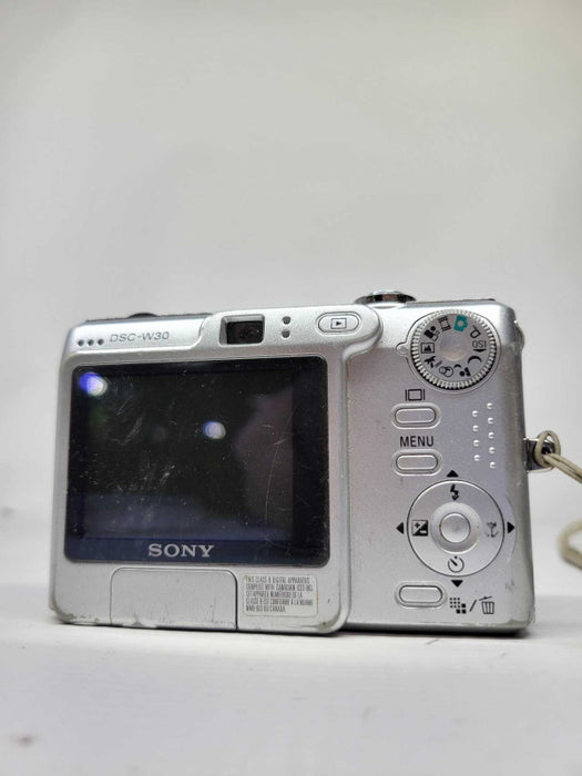 Sony Cyber-shot DSC-W30 6.0MP Digital Camera (AS-IS)