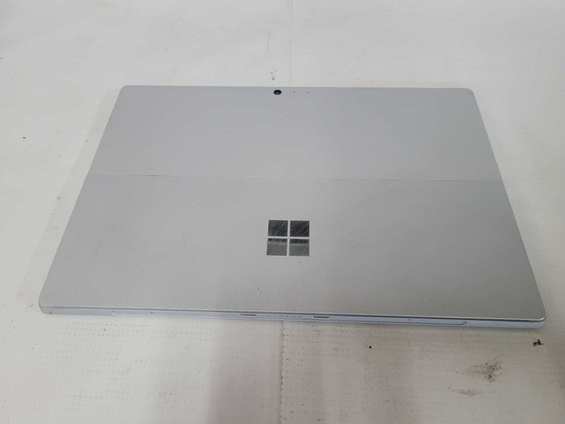 Microsoft Surface Pro 5 - i7-7660U, 8GB RAM, 256GB SSD - READ