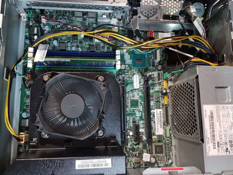 Lenovo ThinkCentre M910S i7- 7700 CPU @ 3.60GHz 8GB DDR4 Ram