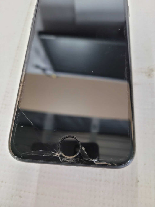 Apple iPhone 7 32GB (A1778) - READ