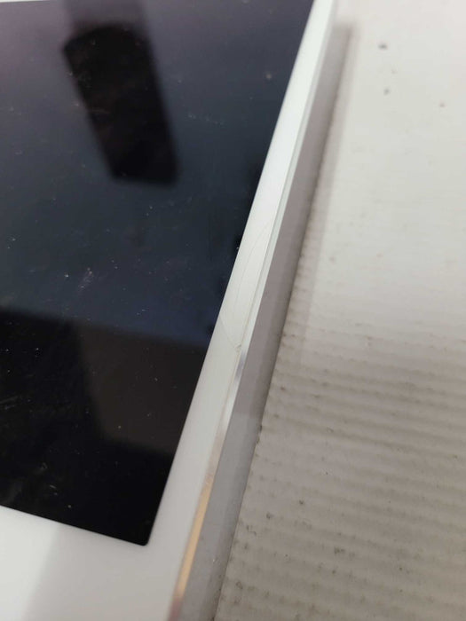 Apple iPad Mini 4 128GB (A1538) - READ