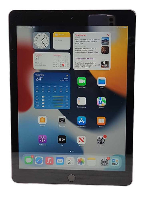 Apple iPad 6th Gen. A1893 9.7\\" 32GB Wi-Fi _