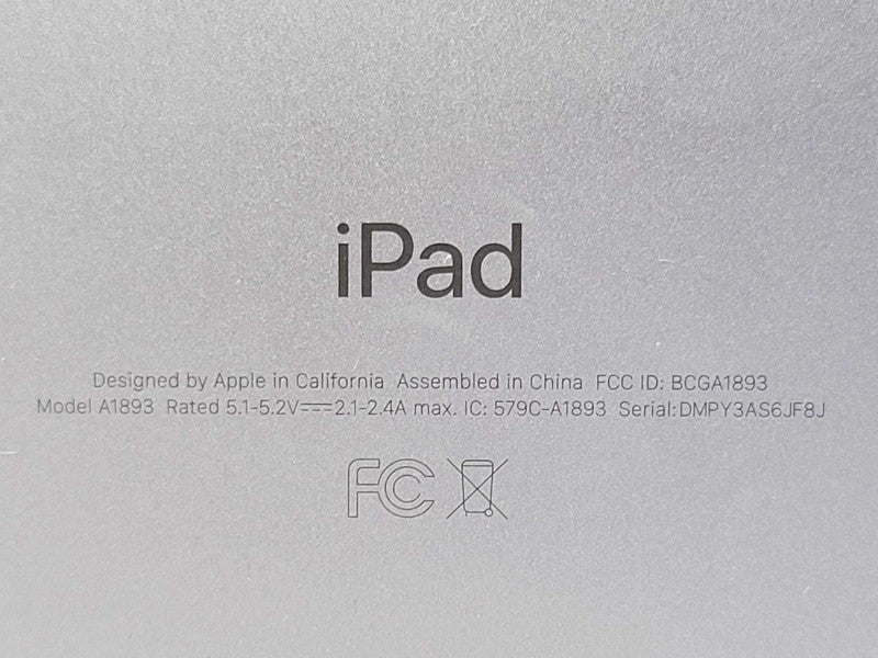 Apple iPad 6th Gen. A1893 9.7\\" 32GB Wi-Fi _