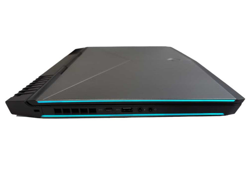 Alienware 15 R3  i7-7700HQ, 32GB DDR4, GTX 1070, 256GB m.2 + 1TB HDD *READ Î²
