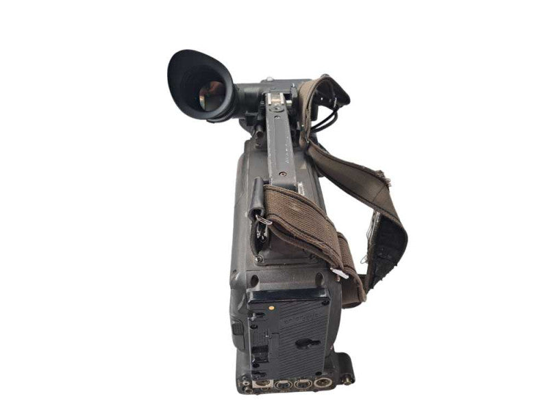 Panasonic AJ-D700K DVCPRO Camcorder + Fujinon Aspheric & IF 19x TV Zoom Lens  )