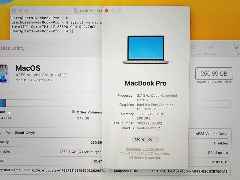 Apple Macbook Pro 2018 13\\" Core i7-8559U @ 2.7GHz 16GB DDR3 250GB SSD (