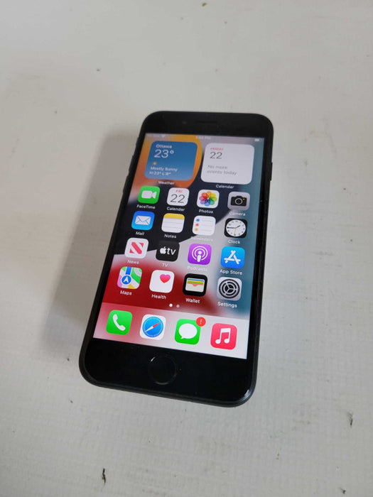 Apple iPhone 7 32GB (A1778) Q