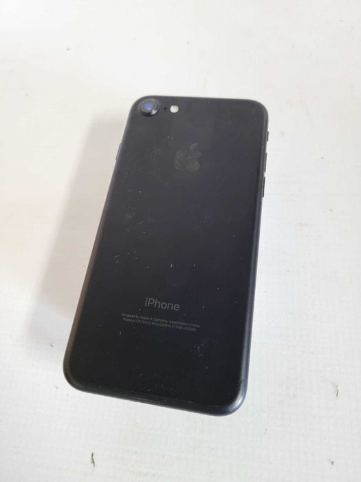 Apple iPhone 7 32GB (A1778) Q