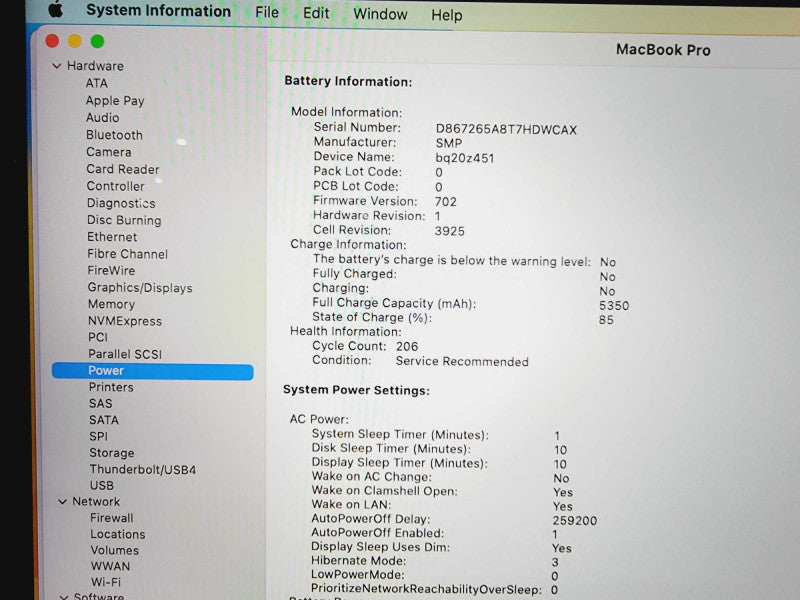 Apple Macbook Pro 2017 15\\" Core i7-7700HQ @ 2.8GHz 16GB DDR3 250GB SSD Radeon Pro 555 2GB (