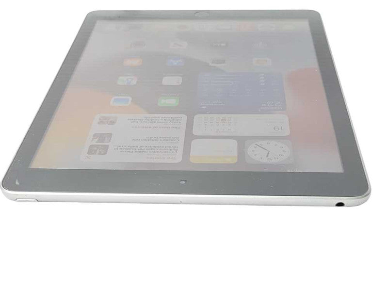 Apple iPad 5th Gen. 32GB, Wi-Fi, 9.7in A1822 Q_