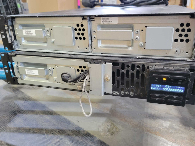 APC SMX3000RMLV2UNC 3000VA UPS with SMX120RMBP2U external Battery Pack, SEE _