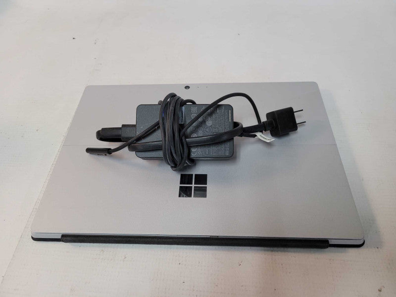 Microsoft Surface Pro 4 (1724) - i5-6300U, 8GB RAM, 256GB SSD