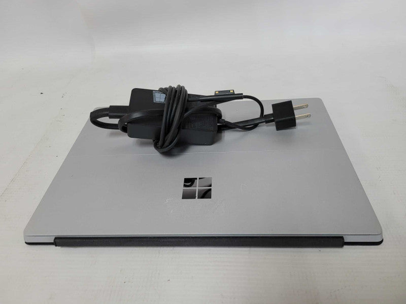 Microsoft Surface Pro 4 - i5-6300U, 8GB RAM, 256GB SSD