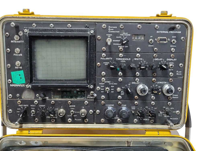 MAGNAFLUX ULTRASONIC FLAW DETECTOR MXU-715/E, READ _
