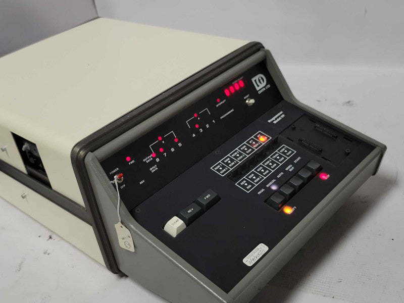 Data I/O programer Model 5V 999-3500, Powers on, READ _