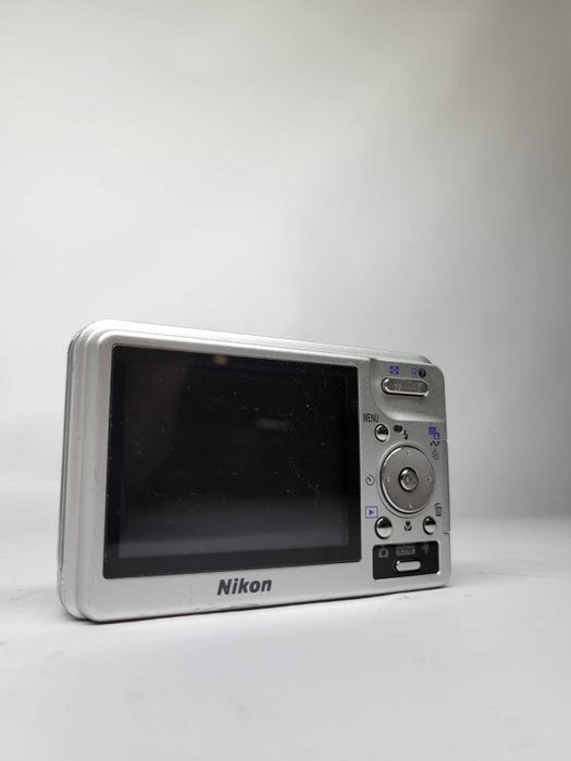 Nikon Coolpix S2 5.1 MP 3X Zoom Digital Camera Silver All Weather