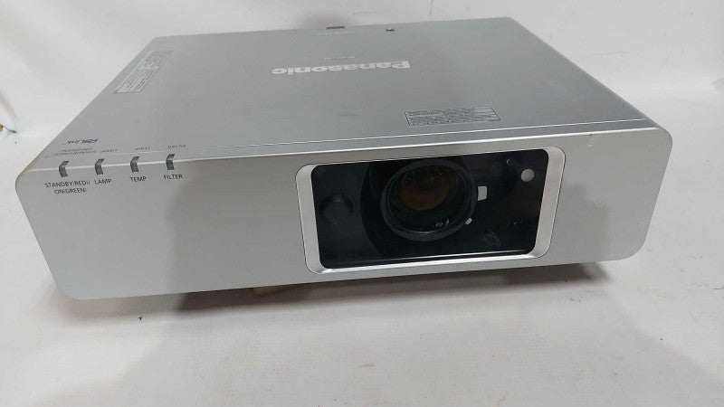 Panasonic PT-300U XGA LCD 250W 4000-Lumen Projector 2803 hours #