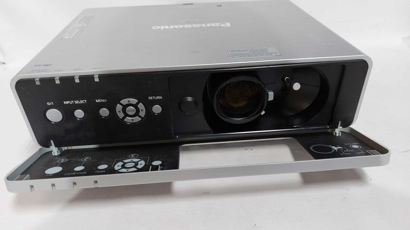 Panasonic PT-300U XGA LCD 250W 4000-Lumen Projector 2803 hours #