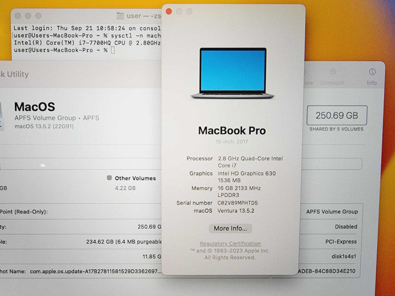 Apple Macbook Pro 2017 15\\" Core i7-7700HQ @ 2.8GHz 16GB DDR3 250GB SSD Radeon Pro 555 2GB (