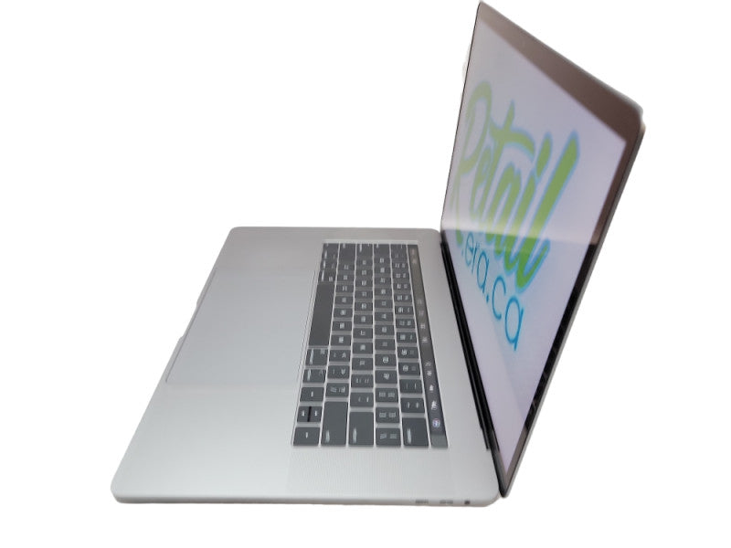 Apple Macbook Pro 2017 15\\" Core i7-7700HQ @ 2.8GHz 16GB DDR3 250GB SSD Radeon Pro 555 2GB (