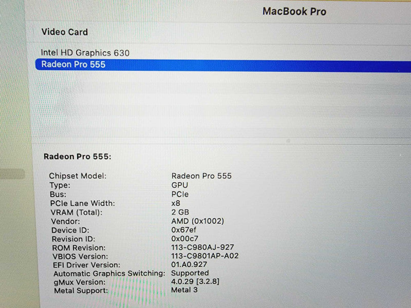 Apple Macbook Pro 2017 15\\" Core i7-7700HQ @ 2.8GHz 16GB DDR3 250GB SSD Radeon Pro 555 2GB (