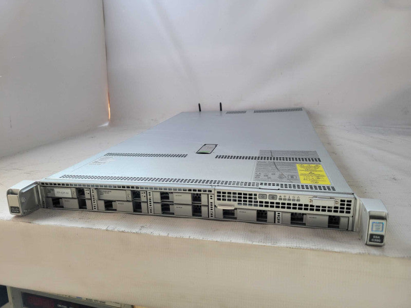 Cisco USC C220 M4 - Xeon E5-2630 | 16GB RAM | AVAGO MEGARAID 12G SAS(READ)