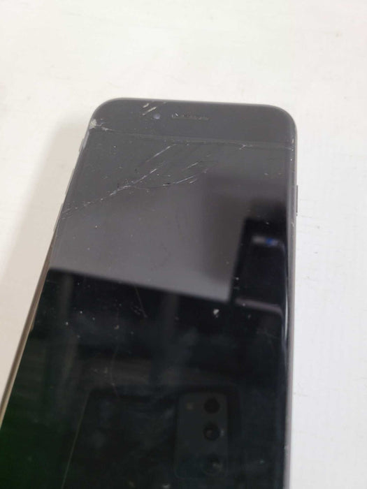 Apple iPhone 8 64GB (A1905) - READ