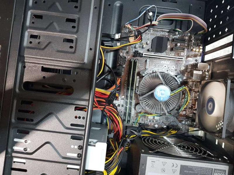 Custom PC B360M PRO - VH Core i7- 9700 CPU @ 3.00GHz 16GB DDR4 Ram Q