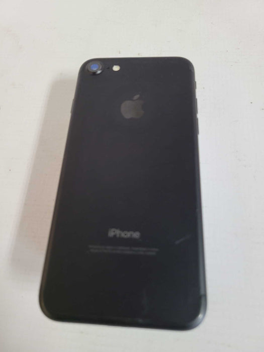 Apple iPhone 7 32GB (A1778) Q