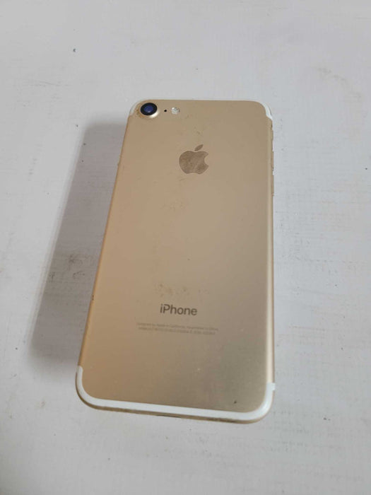 Apple iPhone 7 32GB (A1778) - READ