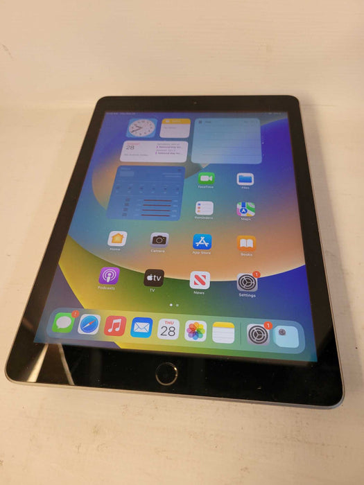 Apple iPad 6th Gen 32GB (A1893)