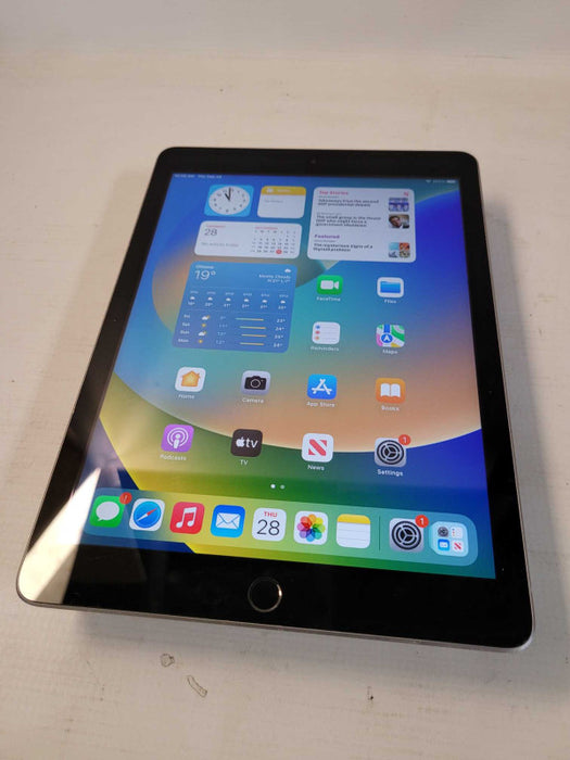 Apple iPad 5th Gen 32GB (A1822)