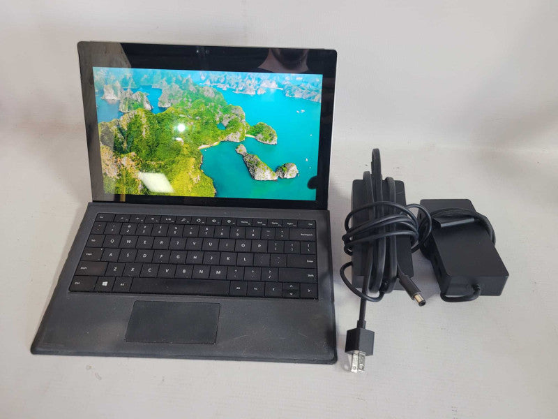 Microsoft Surface Pro 4 - i5-6300U, 4GB RAM, 128GB SSD