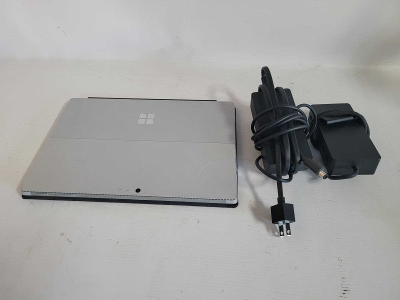 Microsoft Surface Pro 4 - i5-6300U, 4GB RAM, 128GB SSD