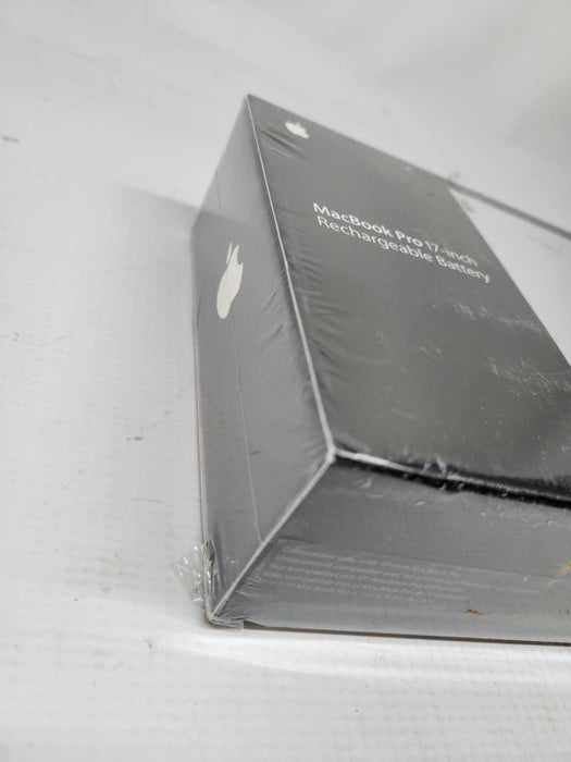 Apple MacBook Pro 17-inch Battery GENUINE NEW SEALED IN BOX MA458LL/A A1189
