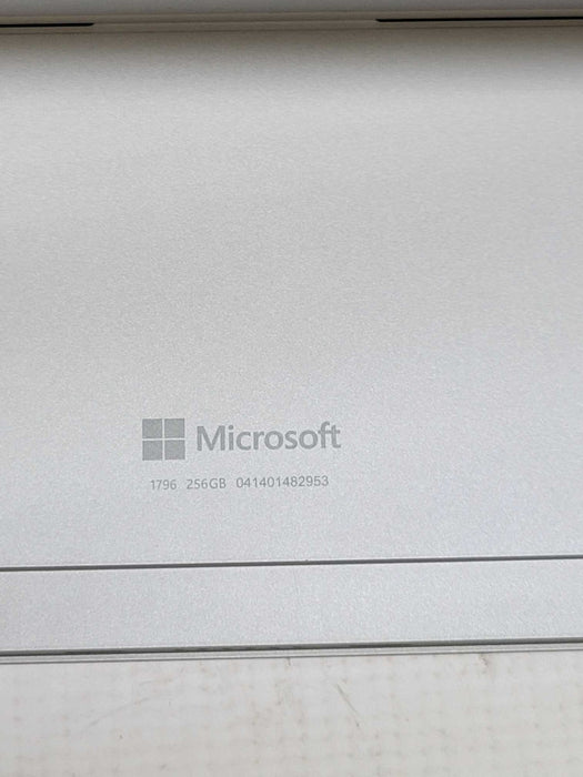 Microsoft Corporation Surface Pro - Core i7-7660U CPU | 8GB | 256GB SSD