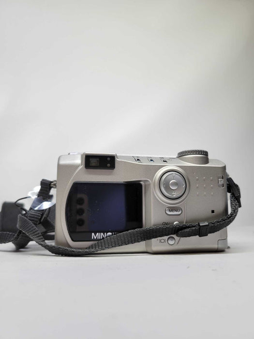 Vintage Minolta Dimage S414 Digital Camera 4.0 Megapixel