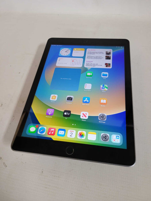 Apple iPad 5th Gen 32GB (A1822)