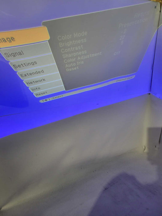 EPSON PowerLite 450W / H318A WXGA Ultra Short Throw Projector !