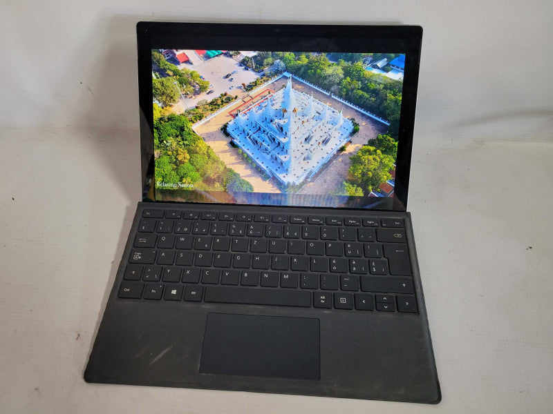 Microsoft Surface Pro 5 (1796) - i5-7300U, 8GB RAM, 256GB SSD - READ