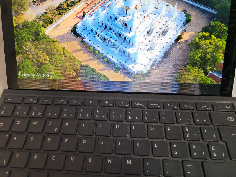 Microsoft Surface Pro 5 (1796) - i5-7300U, 8GB RAM, 256GB SSD - READ