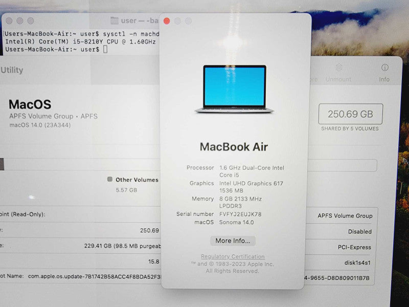 Apple Macbook Air 2017 13\\" Core i5-8210Y @ 1.6GHz 8GB DDR3 250GB SSD (