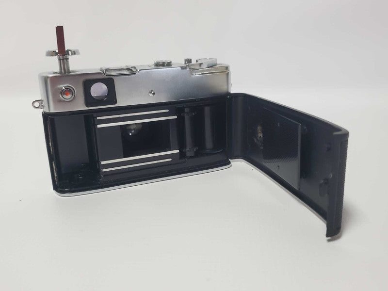 Yashica Minister D 35mm Vintage Camera (AS-IS) |