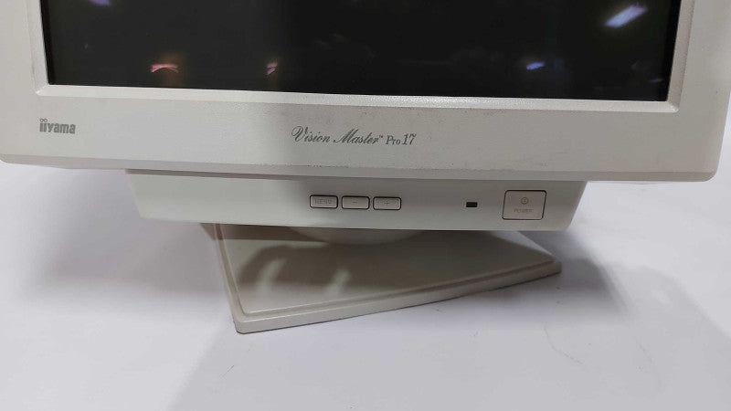 IIyama Vision Master pro 17 vintage 17\\" CRT Monitor white - READ #