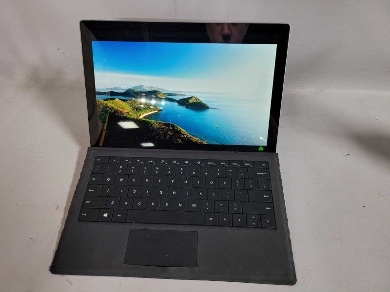 Microsoft Surface Pro 5 (1796) - i5-7300U, 8GB RAM, 256GB SSD - READ