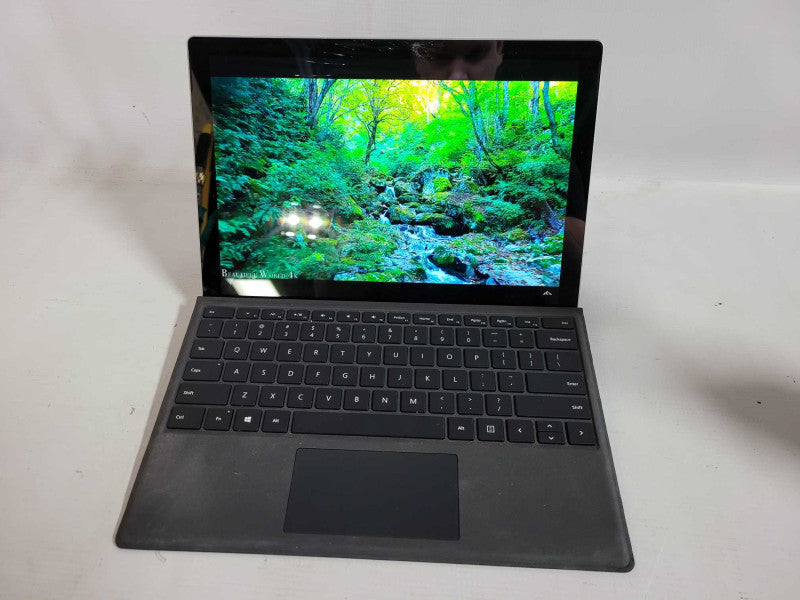Microsoft Surface Pro 5 (1807) - i5-7300U, 8GB RAM, 256GB SSD - READ