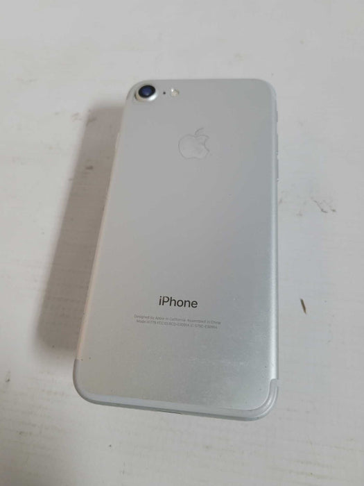 Apple iPhone 7 32GB (A1778) - READ